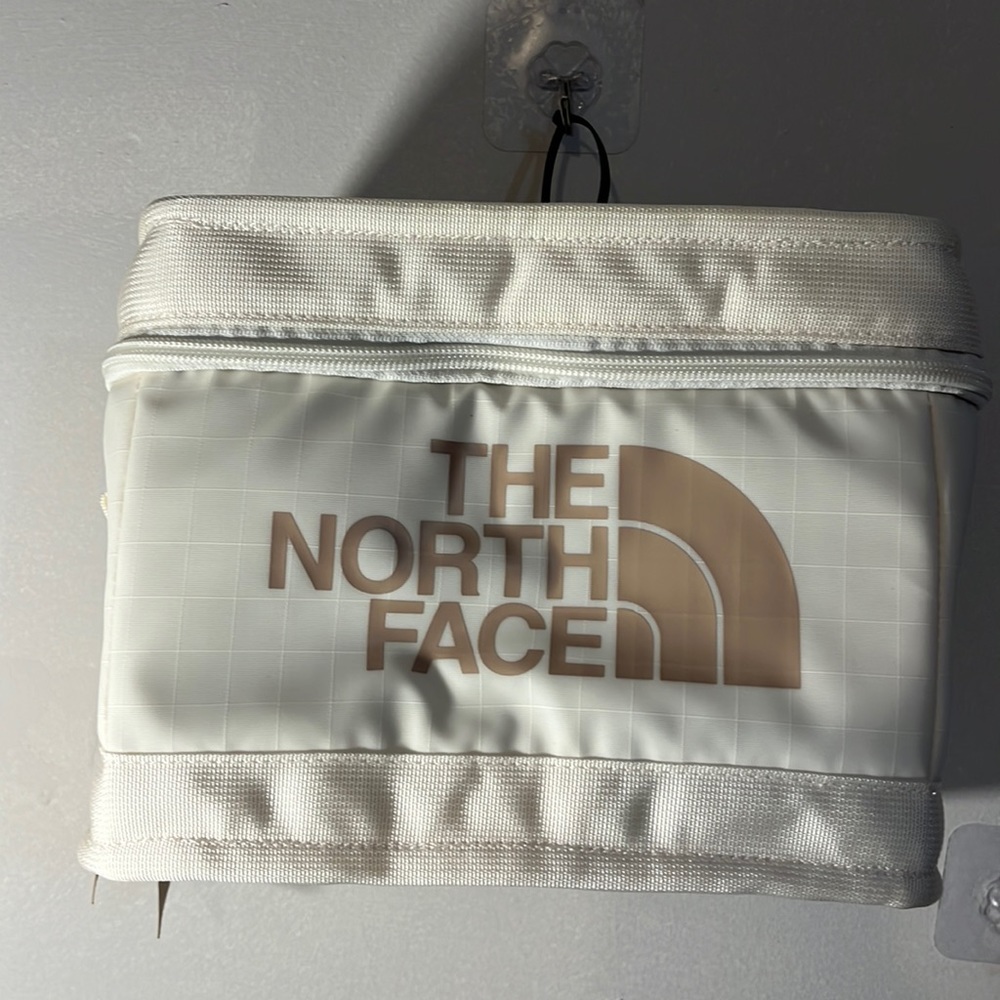 The North Face Base Camp Voyager Lunch Cooler Gardenia White - Flax - Rose Gold